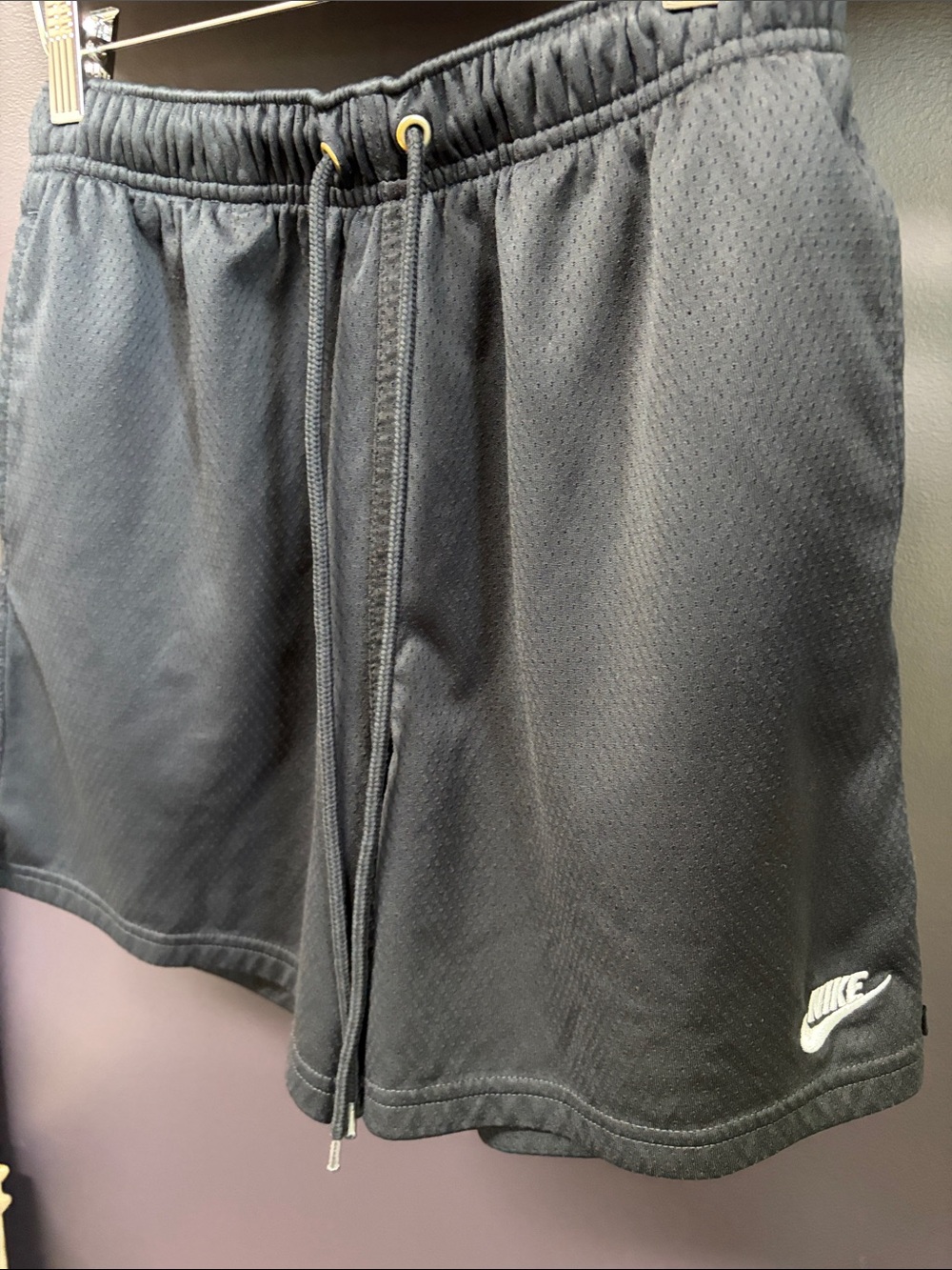 Nike Men’s Black Athletic Mesh Training Shorts!! EUC 🖤